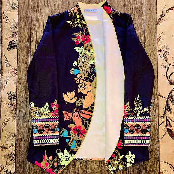 •Black Blazer with vivid patterns throughout - Picture 4 of 16